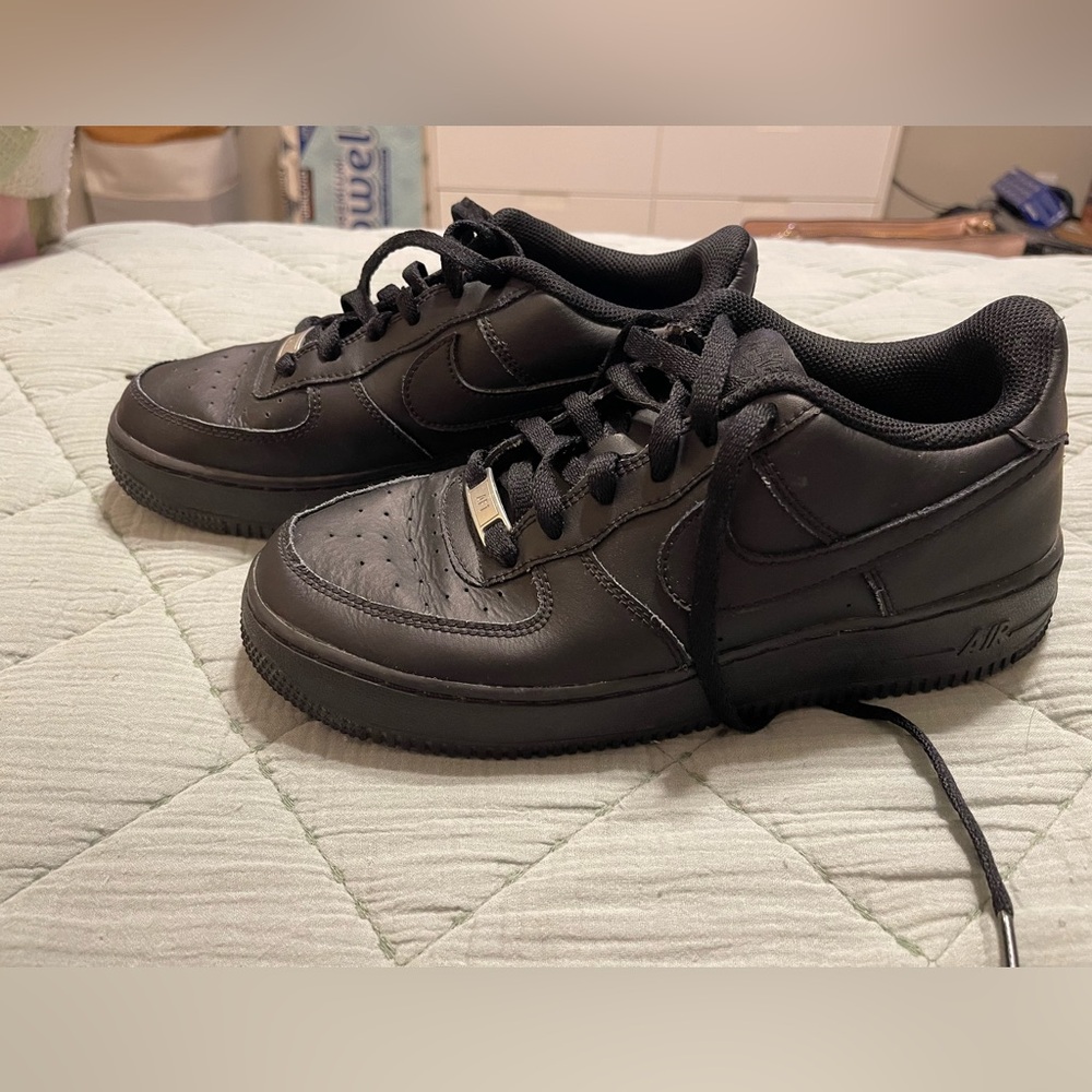 Solid Black Nike Air Force 1